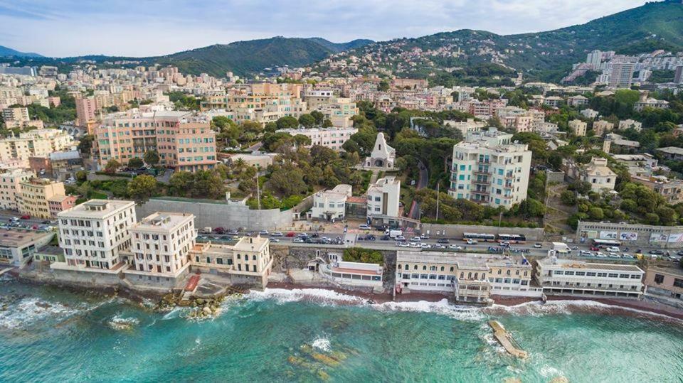 Il Nido Di Quarto Con Park Auto Macchine Piccole Segmento B Генуя Экстерьер фото